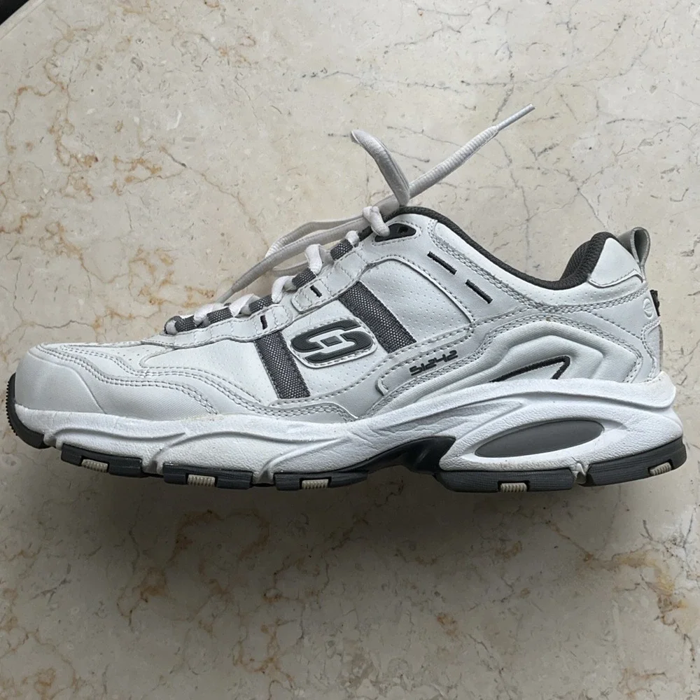 Skechers Mens Vigor 2.0 51242EW White Sneakers Mens 9 Wide Memory Foam Training
